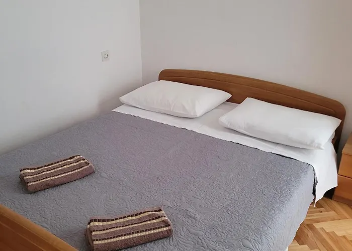 With Parking Space Sutivan, Brac - 5629 Apartamento *