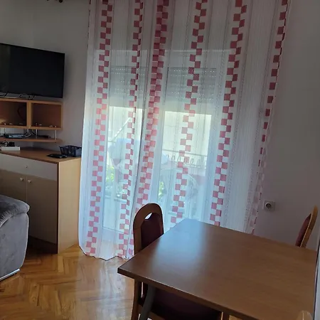 With Parking Space Sutivan, Brac - 5629 شقة