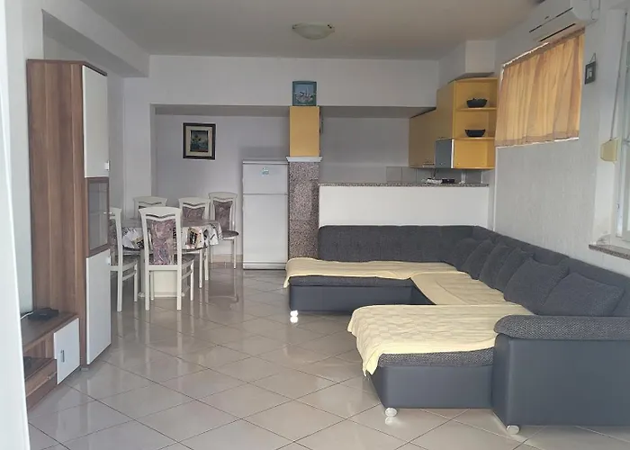 With Parking Space Sutivan, Brac - 5629 Daire Sutivan