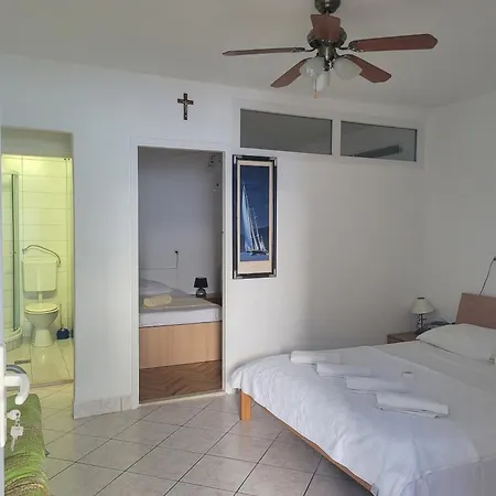 With A Parking Space Sutivan, Brac - 5629 Apartamento Sutivan