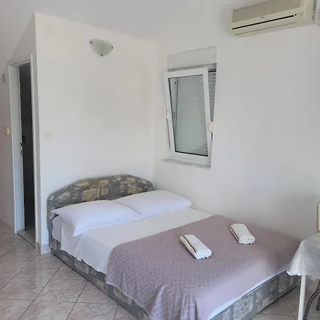 Apartamento With Parking Space Sutivan, Brac - 5629 *