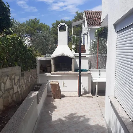 With A Parking Space Sutivan, Brac - 5629 Apartamento Sutivan